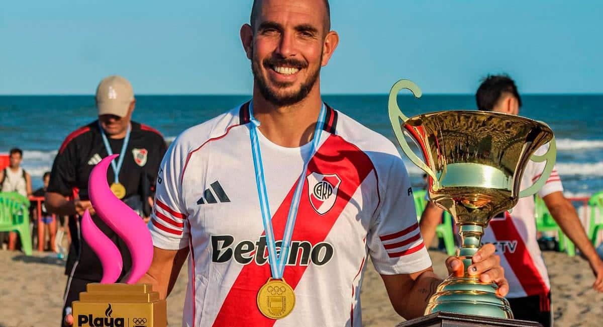Un peruano logra la hazaña en Argentina: Elías Drago guía a River Plate hacia el título veraniego de la Arena Pro League de fútbol playa.