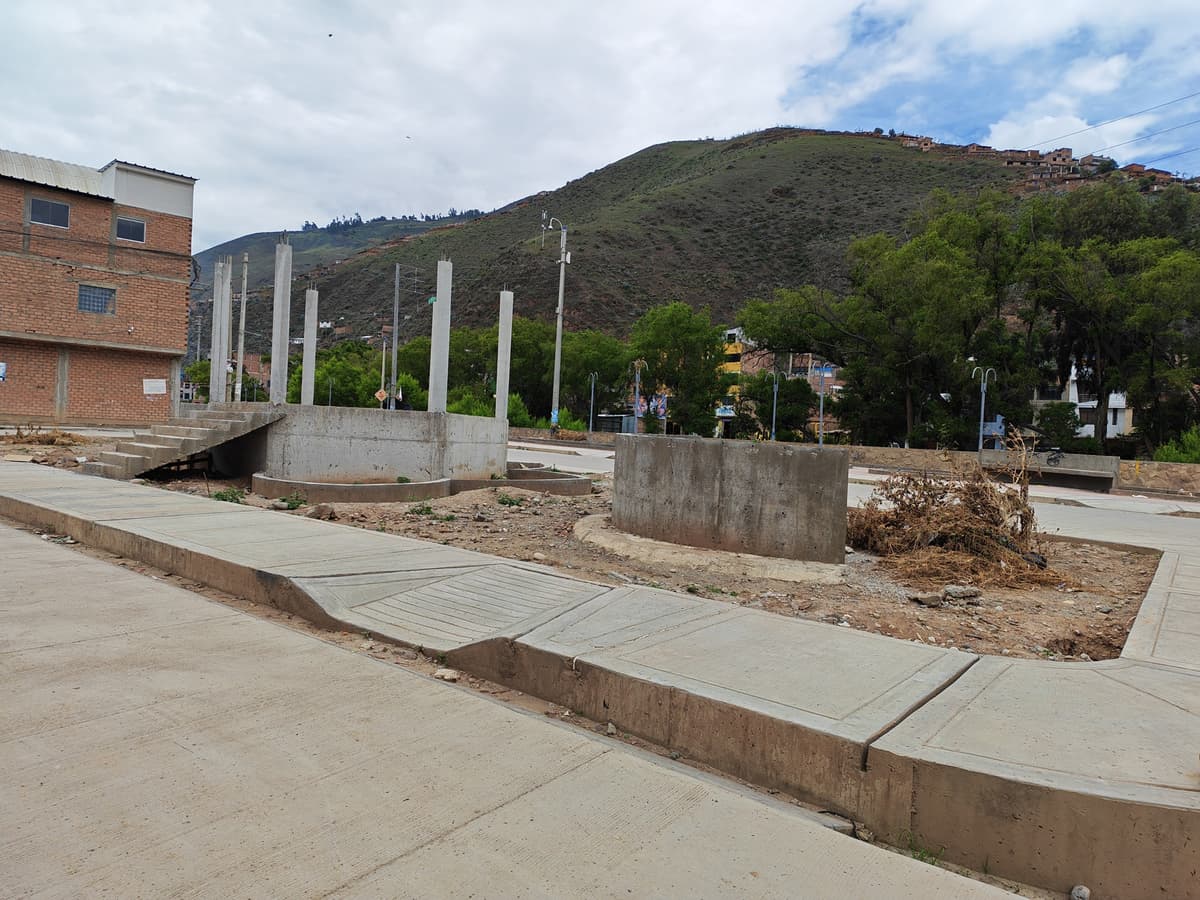 Informe de control revela pagos por partidas no ejecutadas en el malecón Higueras y cuestiona labor del supervisor