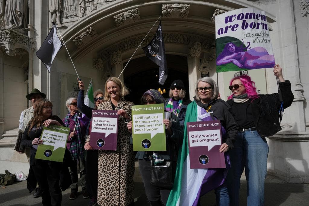 Tribunal Supremo del Reino Unido Dictamina que Mujeres Trans No Son Mujeres Legalmente Según Ley de Igualdad