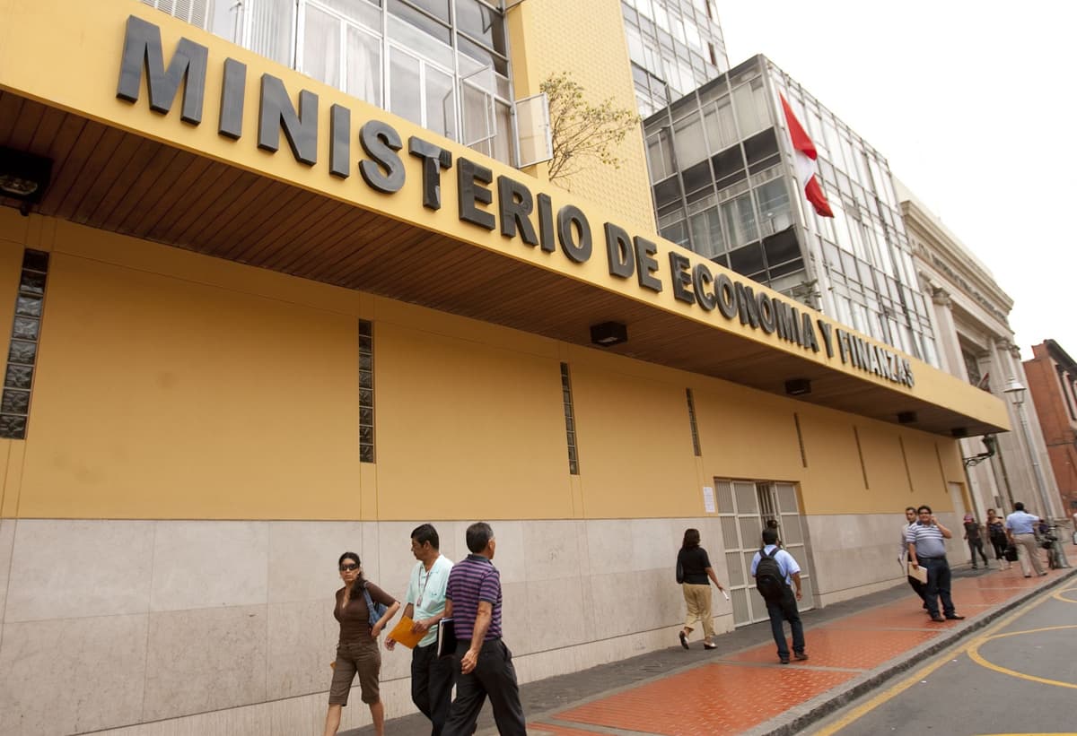 Gobierno vuelve a emitir deuda en el exterior: Colocación histórica de bonos por S/10 000 millones
