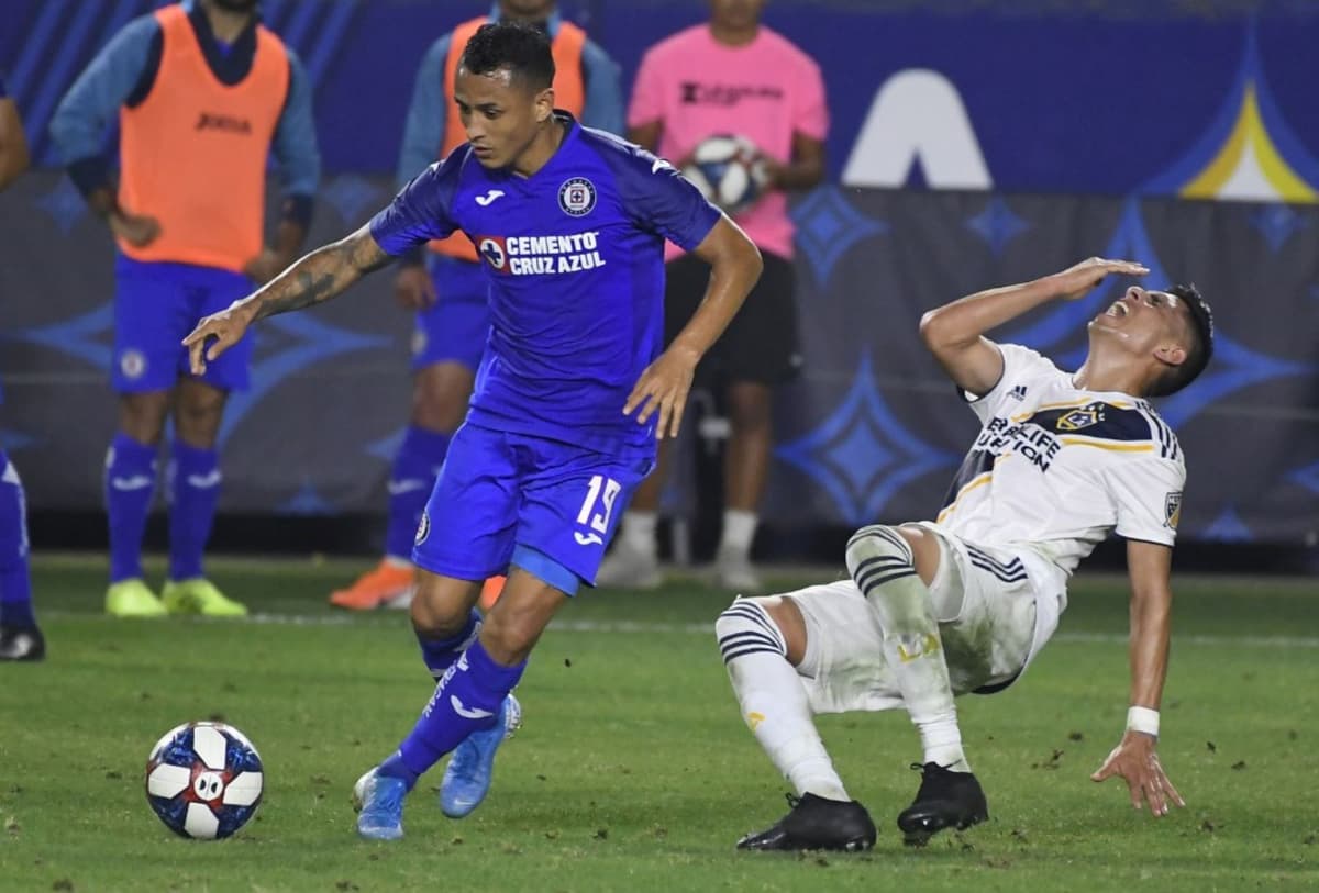 Yoshimar Yotún ya no es jugador del Cruz Azul