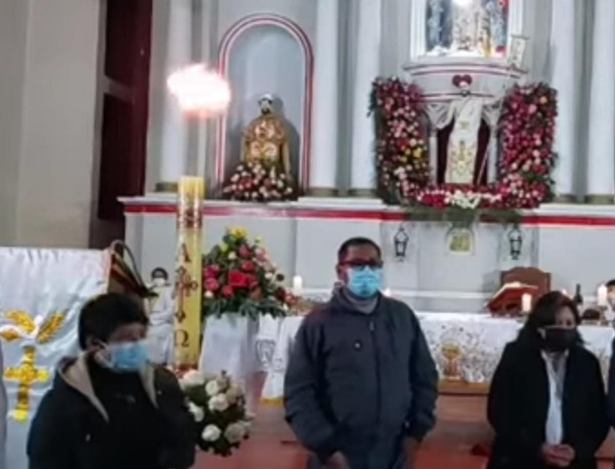 Yanacancha: Asombrosa llamarada de fuego sorprendió a feligreses en Semana Santa