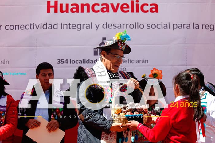 Gobierno llevará internet de banda ancha a distritos del país