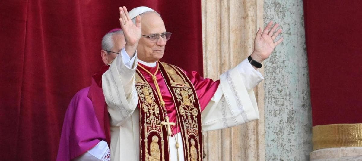 El papa Robert Francis Prevost con DNI peruano une Chiclayo y el Vaticano