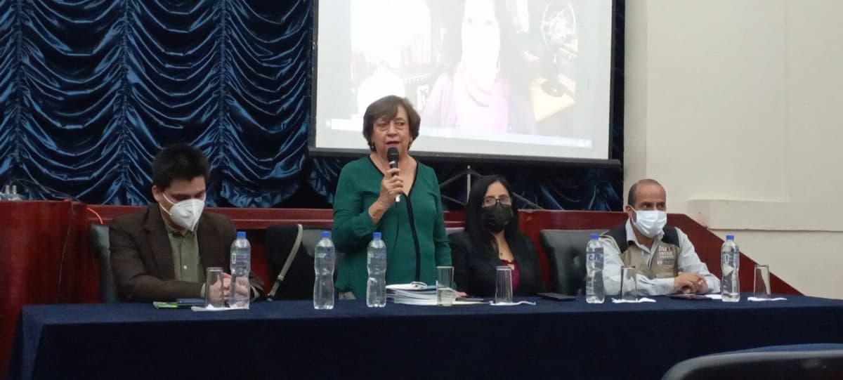 Realizan mesa redonda por el “Día de los museos”