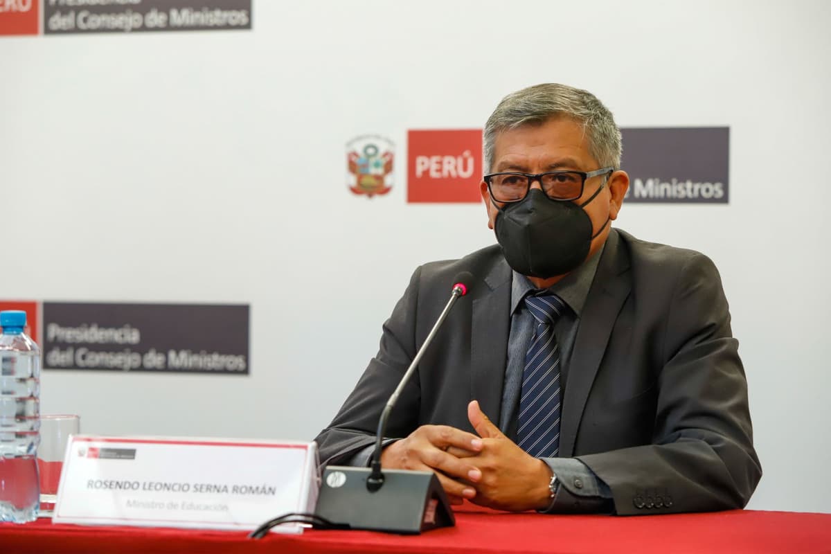 Ministro de educación ante inicio de clases: Docentes están obligados a vacunarse