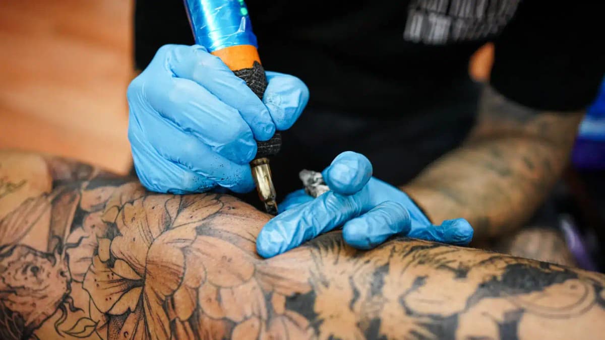 Sanidad retira del mercado tintas de tatuaje y maquillaje