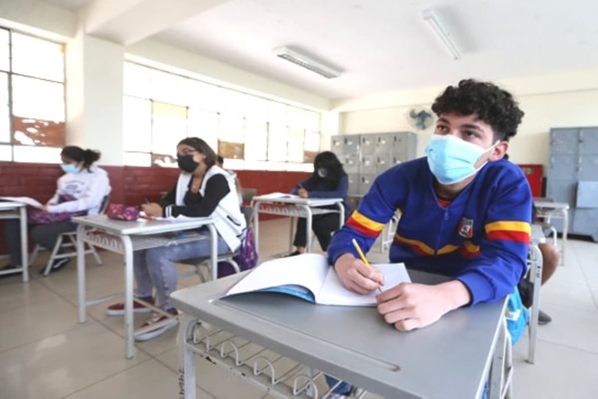 Ministro de educación planteará aforos al 100% en colegios