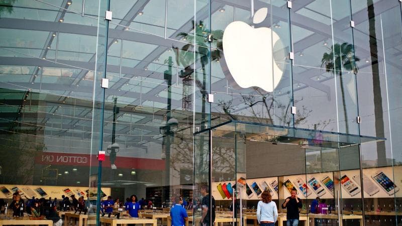 Tras el lanzamiento del iPhone 13 Apple retira del mostrador de sus tiendas algunos modelos