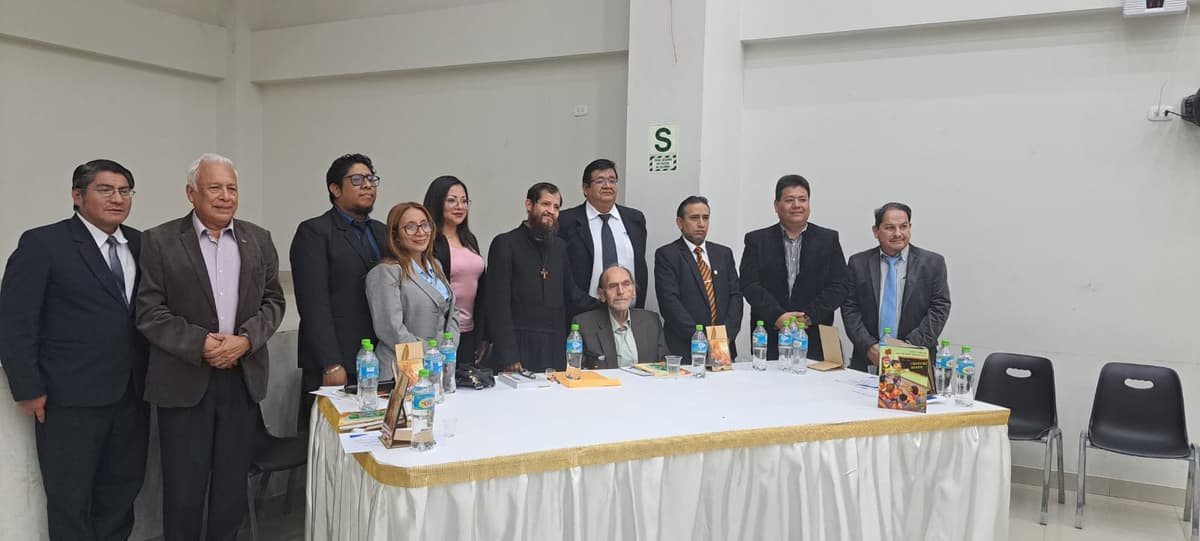 Padre Bautista y profesor Shaolin lanzan libros sobre convivencia y paz