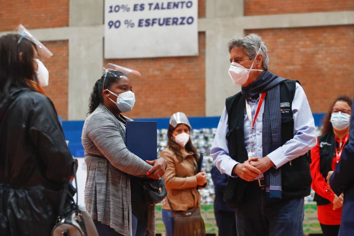 Francisco Sagasti anuncia que personas con enfermedades congénitas serán prioridad   en vacunación contra la COVID-19