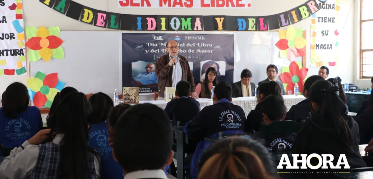 Poetas Samuel Cárdich y Cristina Villaflor visitaron colegio César Vallejo por el Día del Libro