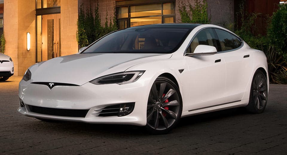 Las ventas de Tesla caen incluso en el mercado más favorable a los vehículos eléctricos.