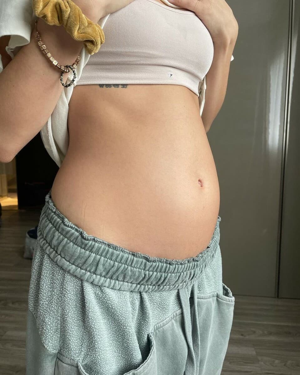 Evaluna más plena y feliz presume su "Baby Bump"
