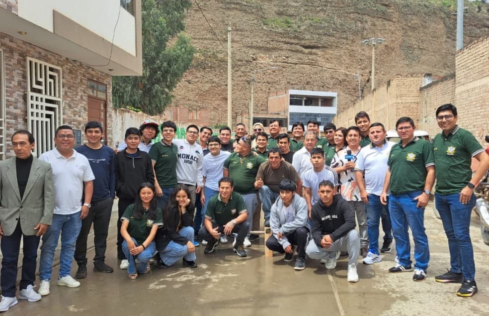 Cruz Verde se impone en concurso del Diario Ahora y consolida 64 años de tradición