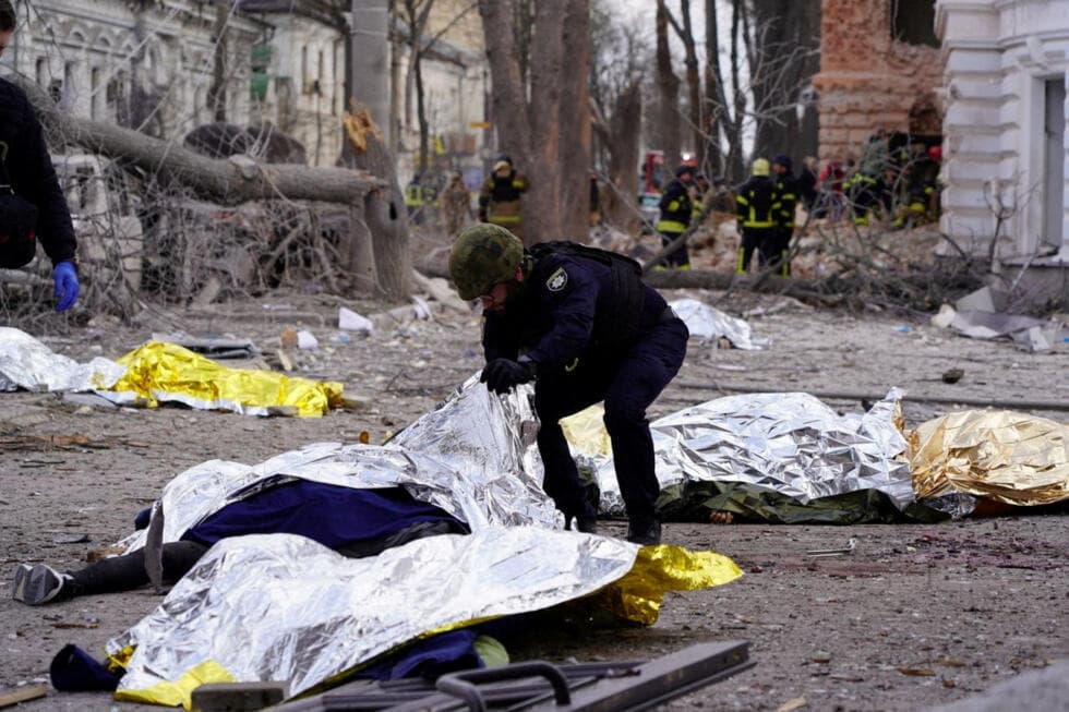 Ataque ruso en Sumy Ucrania deja decenas de muertos y heridos