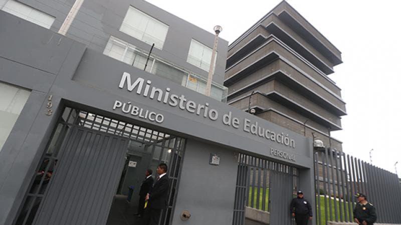 Minedu frente a columnistas que demandan cambios