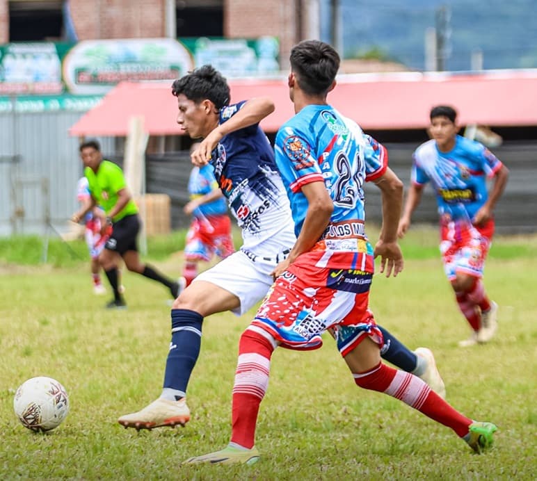 Auca FC y Yacusisa marcan el paso en Aucayacu