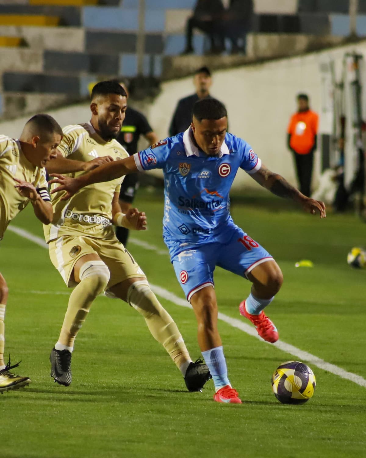 Cusco FC vence a Garcilaso en el clásico cusqueño y se mete en la pelea por el Apertura
