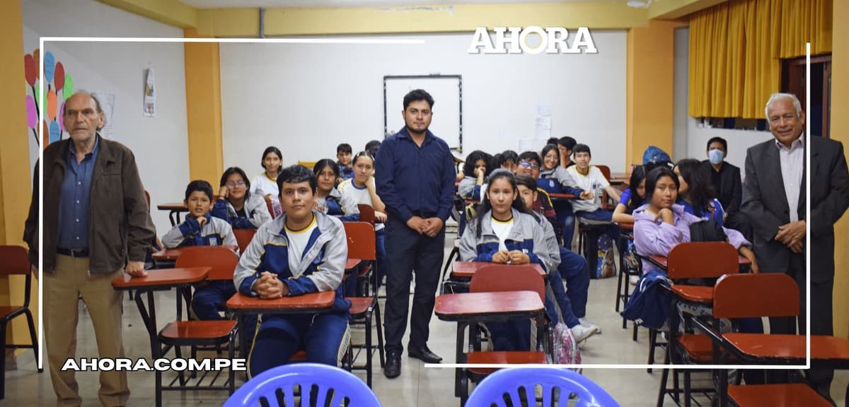 I.E. Isaac Newton organizó con éxito la gran final de lucha libros