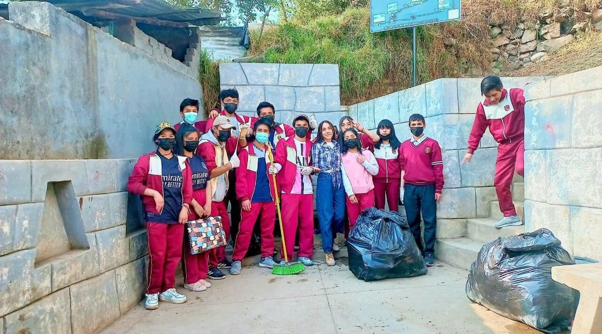 Colegio Virgen del Carmen realizó “Limpiatón” en Ripán