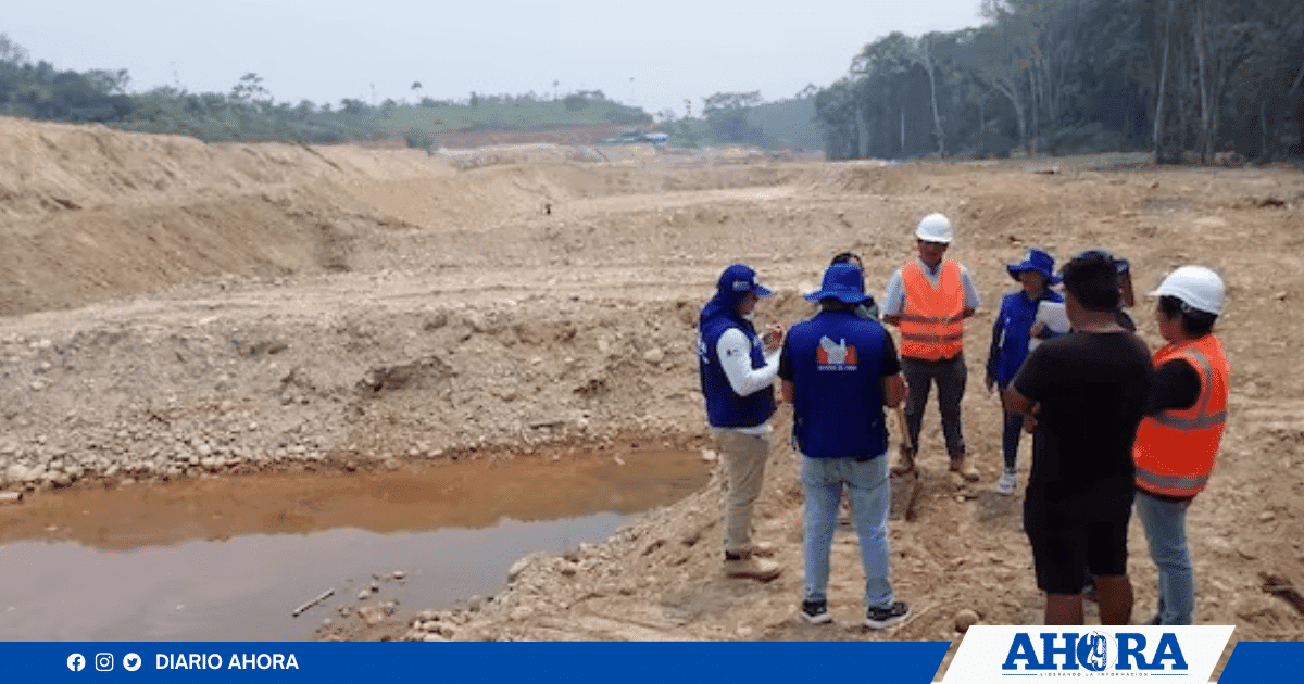 Santo Domingo de Anda cansado de tanto abuso toman maquinarias de minería ilegal