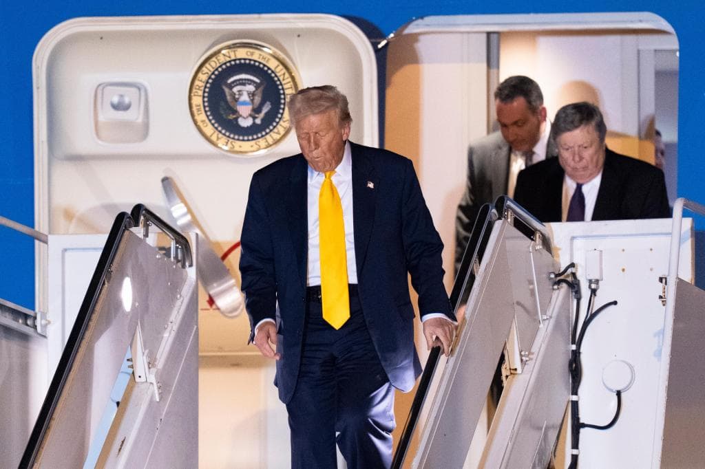 La amenaza de Trump de aranceles a las importaciones de medicamentos conlleva grandes riesgos políticos