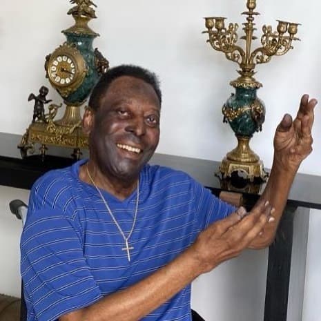 Internan a Pelé para tratamiento