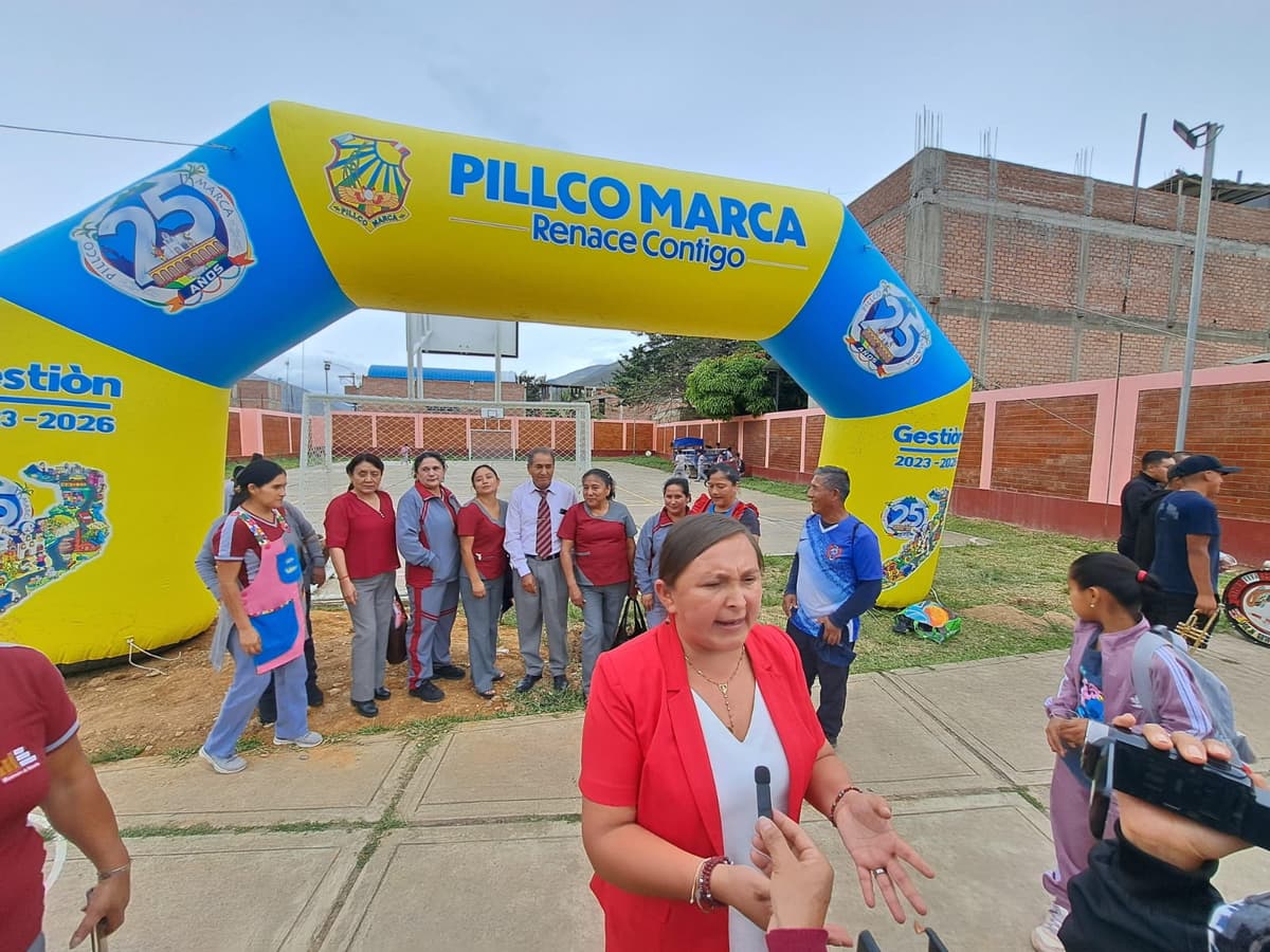 Pillco Marca inicia construcción del techo en colegio Andabamba por su 25 aniversario