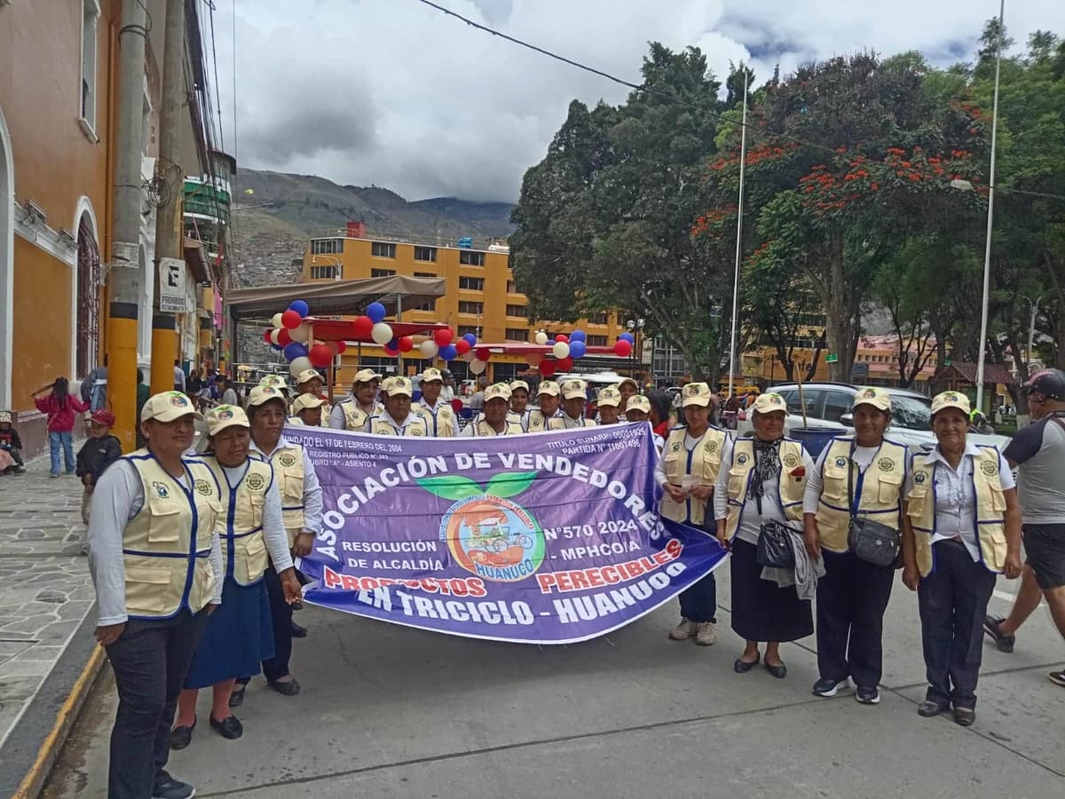 Por falta de permiso municipal definitivo, Asociación de Vendedores y Productores Perecibles sigue vendiendo en las calles