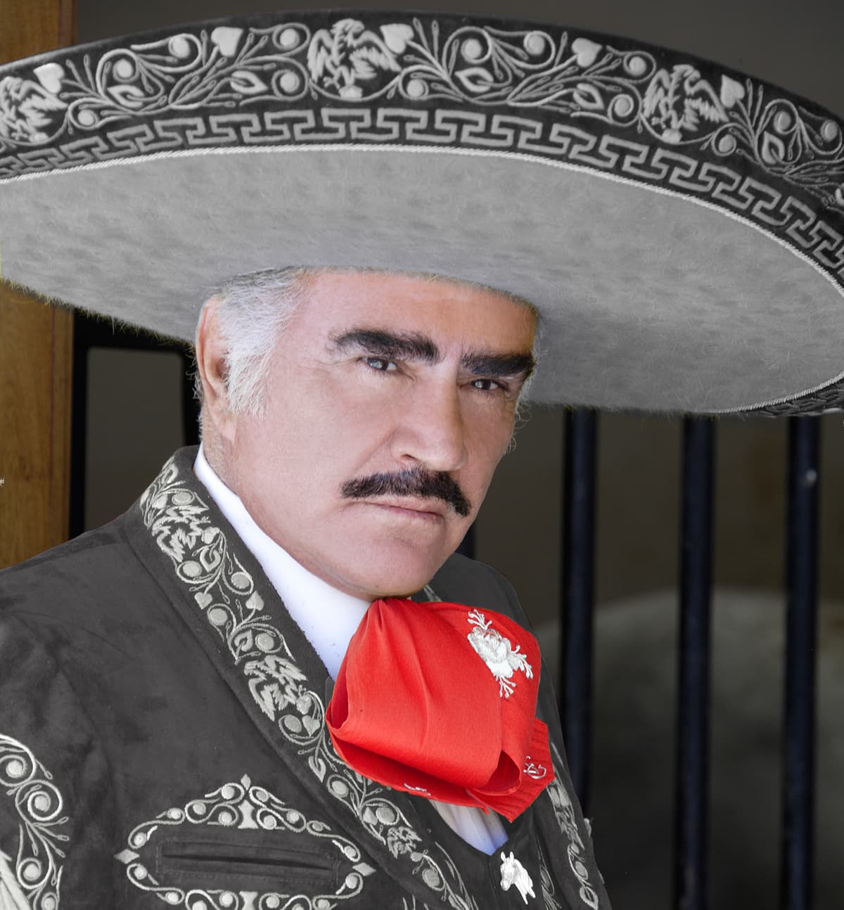Vicente Fernández hospitalizado tras sufrir accidente en su rancho "Los tres potrillos"