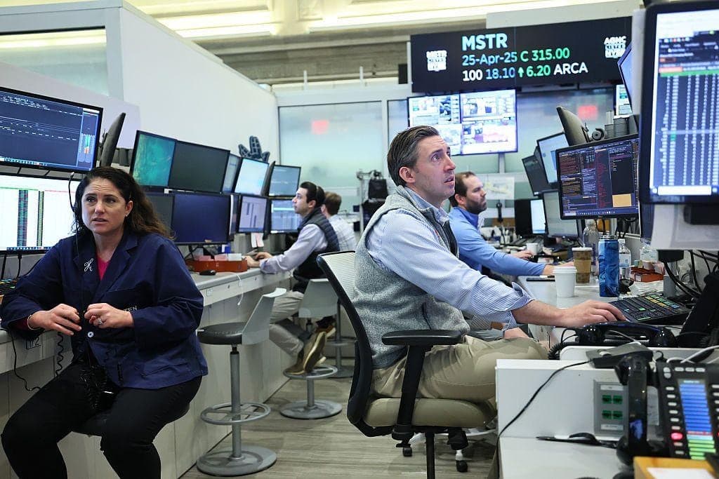 La bolsa de Nueva York termina con resultados dispares después de diálogos entre Washington y Beijing