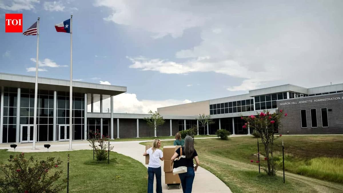 Texas: Familias solicitan vouchers escolares de $1B al iniciar programa