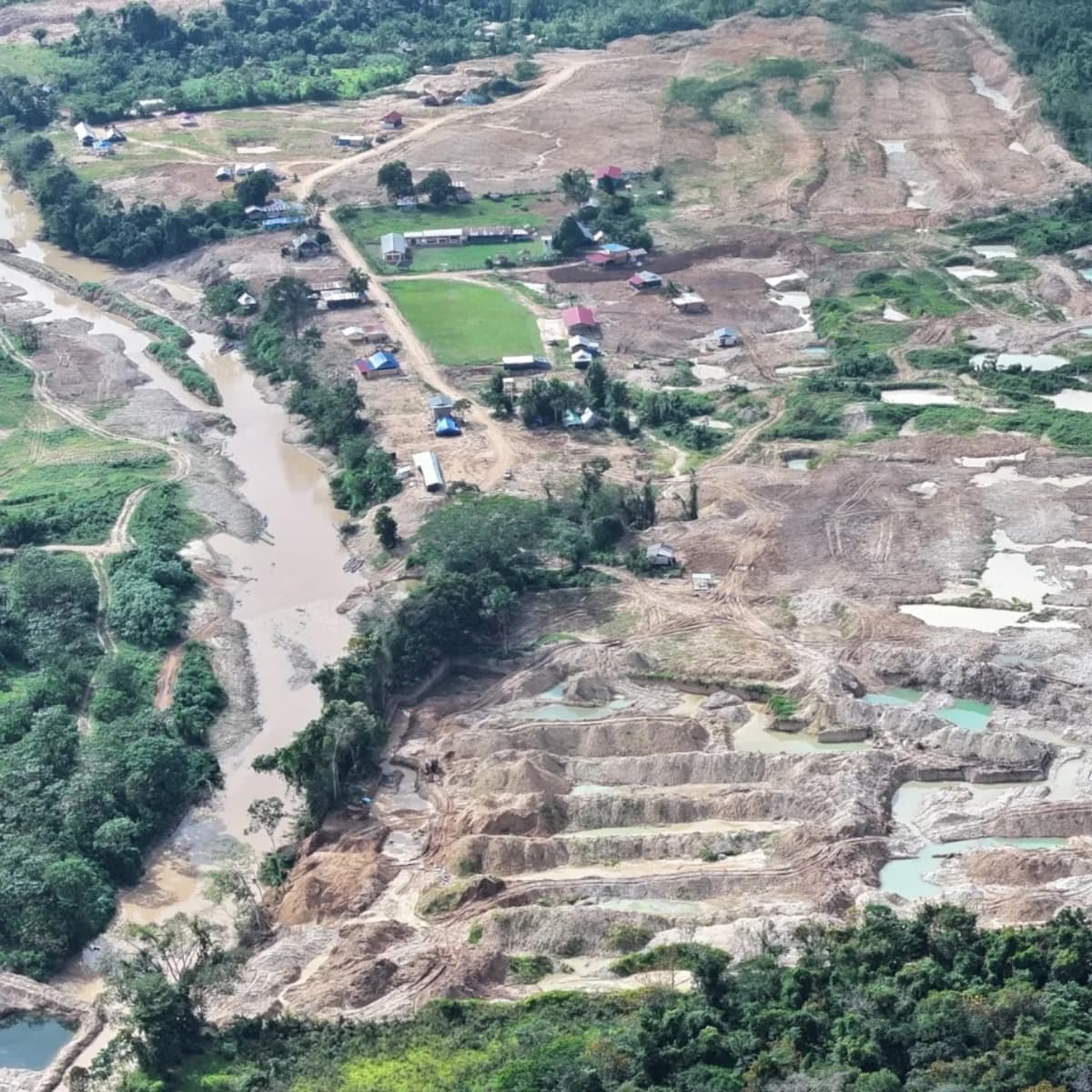 Comunidad nativa de Yuyapichis exige al Gorehco su reconocimiento oficial ante el avance indiscriminado de minería ilegal