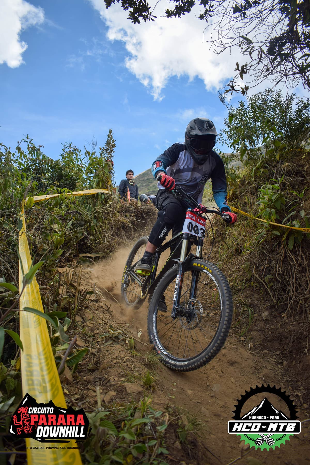 Ciclismo extremo y concierto de rock en Cayrán