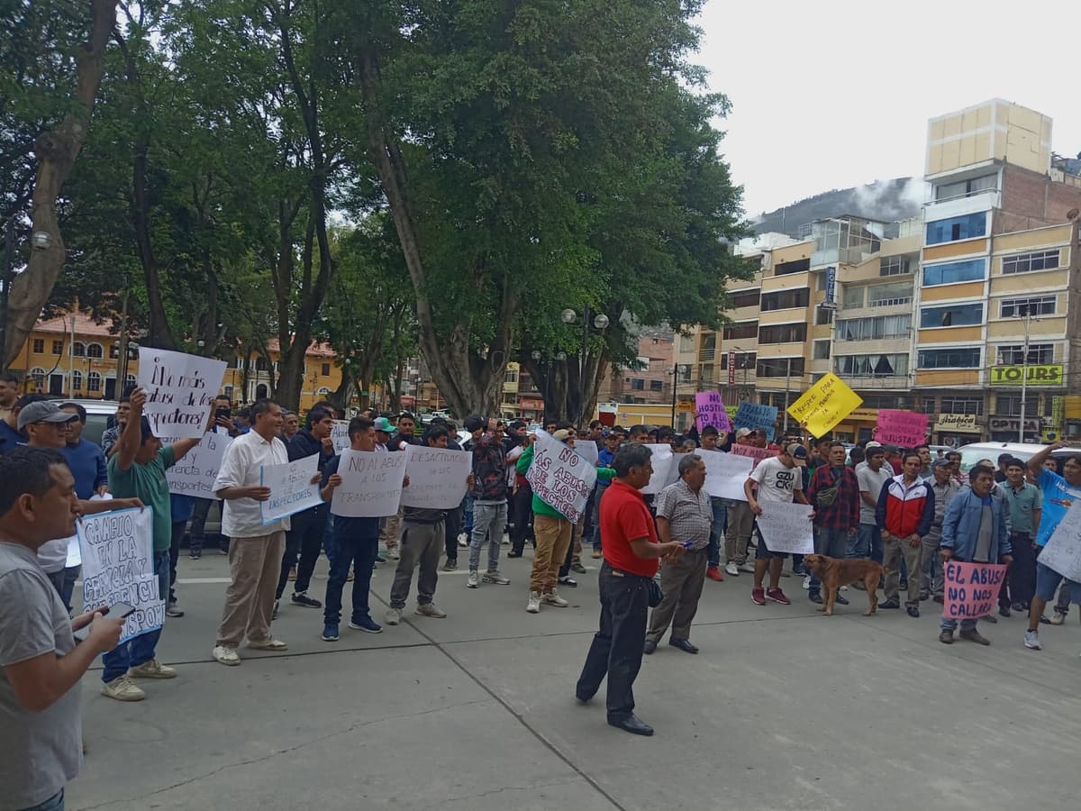 Protesta y denuncia: Transportistas cuestionan pagos de S/ 400 por depósito y reportan agresión en sede municipal