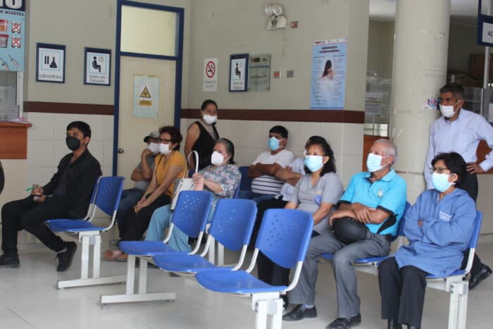Denuncian que hospital materno Carlos Showing se niega atender casos de emergencia