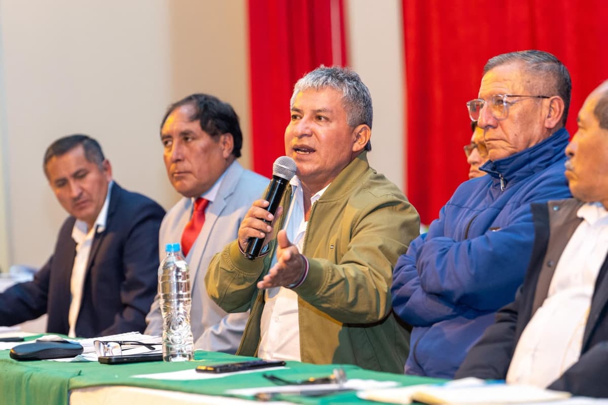 Mesa técnica en Llata fija compromisos regionales sobre límites, obras deportivas y vialidad