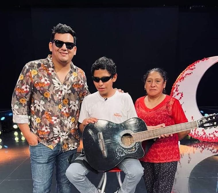 Cerreño imitador de José Feliciano en “Yo soy” causa sensación por su actuación