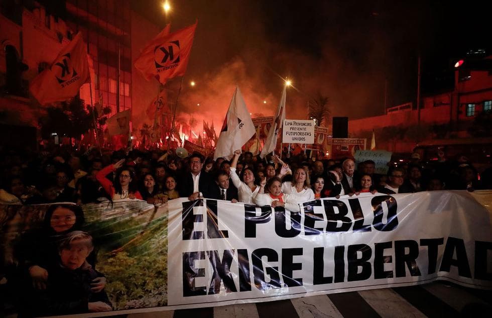 EL PAÍS Y LA DEMOCRACIA EN PELIGRO
