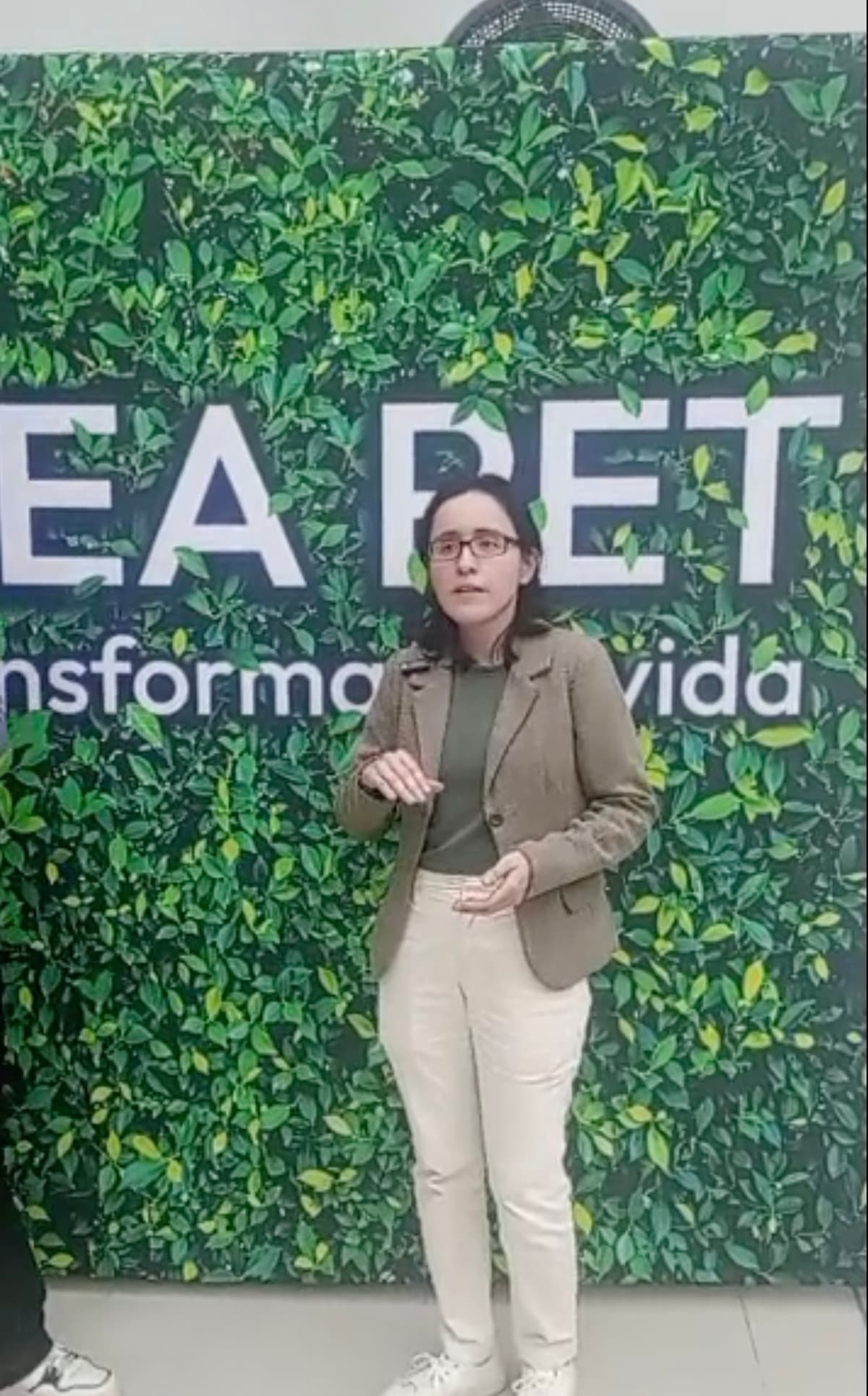 Presentan proyecto Gea Pet que propone servicios funerarios ecológicos para mascotas