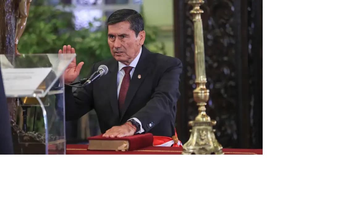 Nuevo premier es militar en retiro y tendría investigación por presunto exceso en el mando