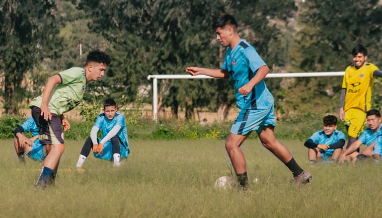 Evza arrasa al líder de Amarilis con goleada en amistoso