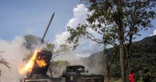 Ecuador ejecuta operativo militar contra minería ilegal en zona protegida cercana a Perú