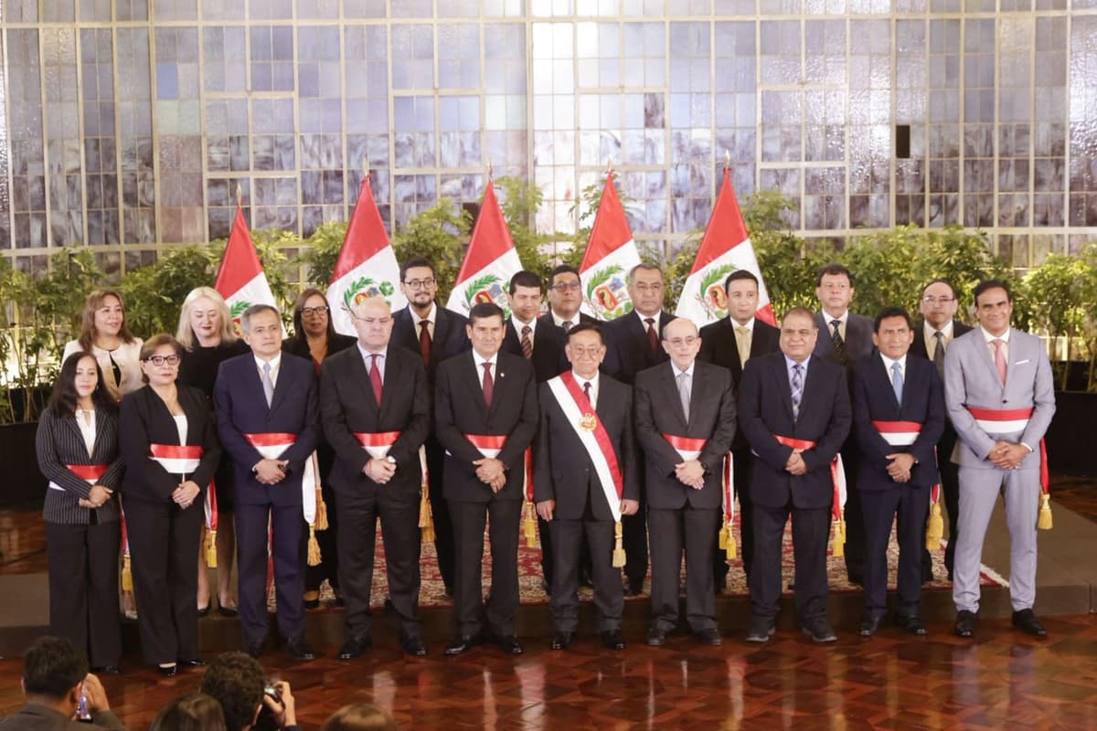 Luis Enrique Arroyo Sánchez encabeza nuevo Gabinete con 13 ministros ratificados y cinco cambios