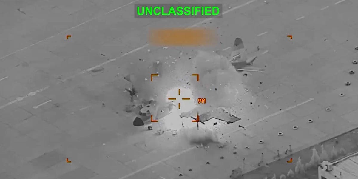 Video: Fuerzas de EE.UU. destruyen aviones de guerra de Irán