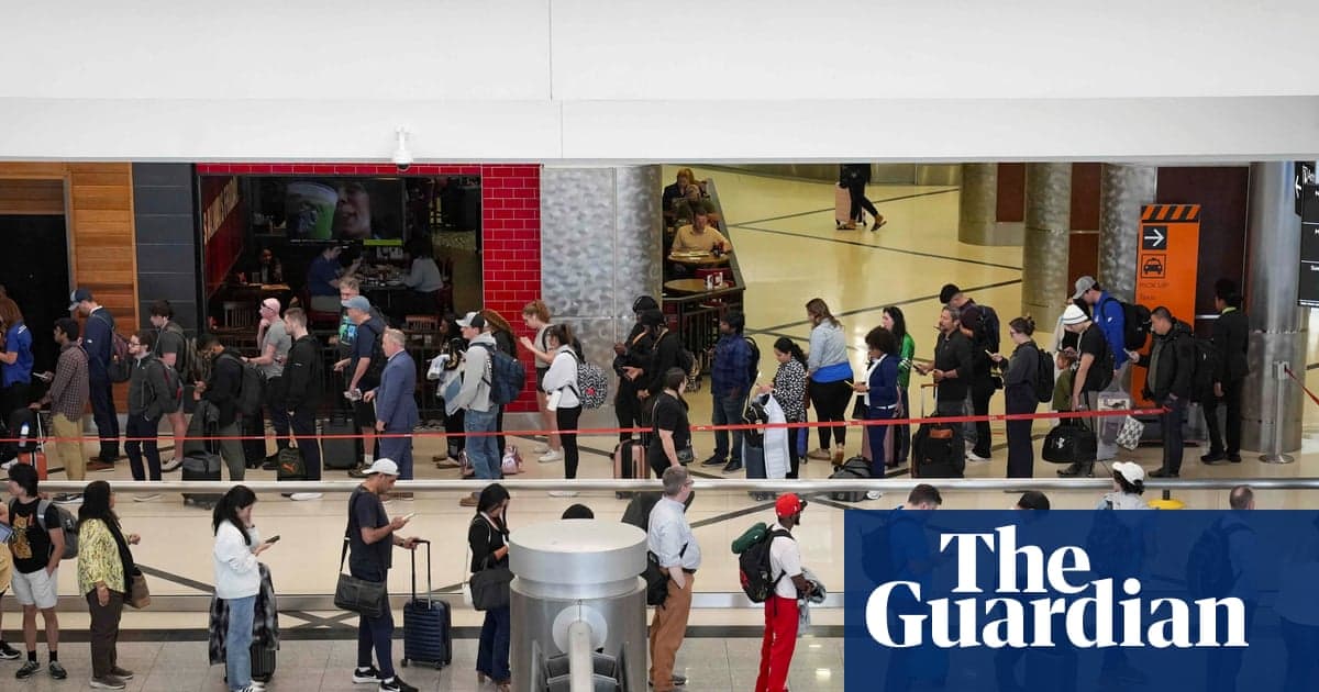 Trump amenaza: Agentes de ICE a aeropuertos sin acuerdo DHS