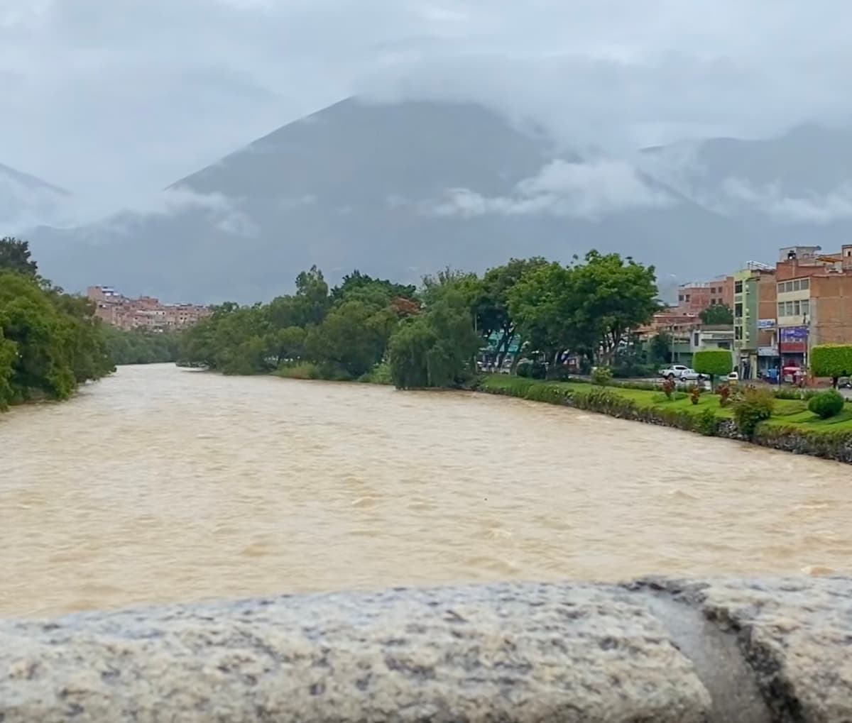 Alerta roja por crecida de ríos en Huánuco tras lluvias intensas en la selva central