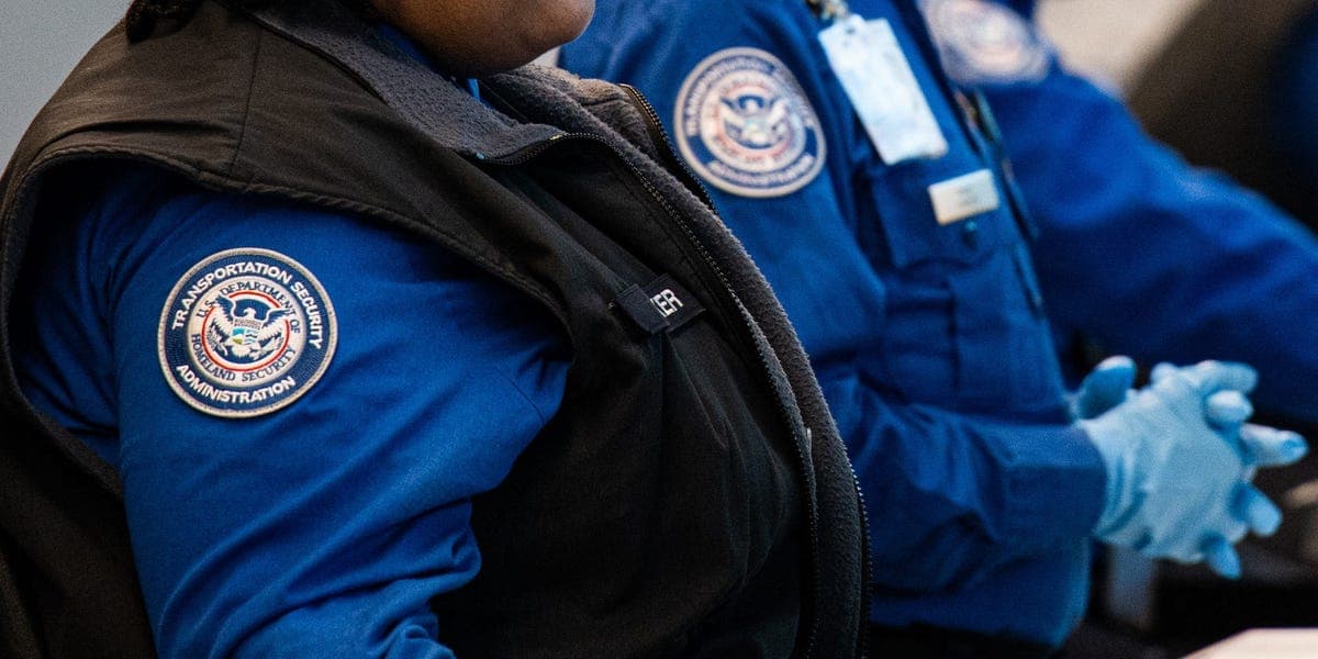 Agentes TSA sin sueldo: ¿Por qué y cómo resolver esta situación
