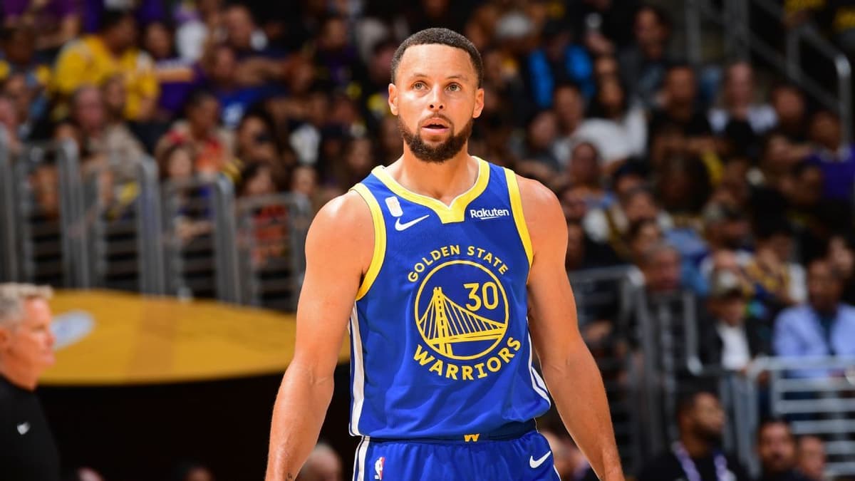 Kerr: Curry jugará el play-in si está sano